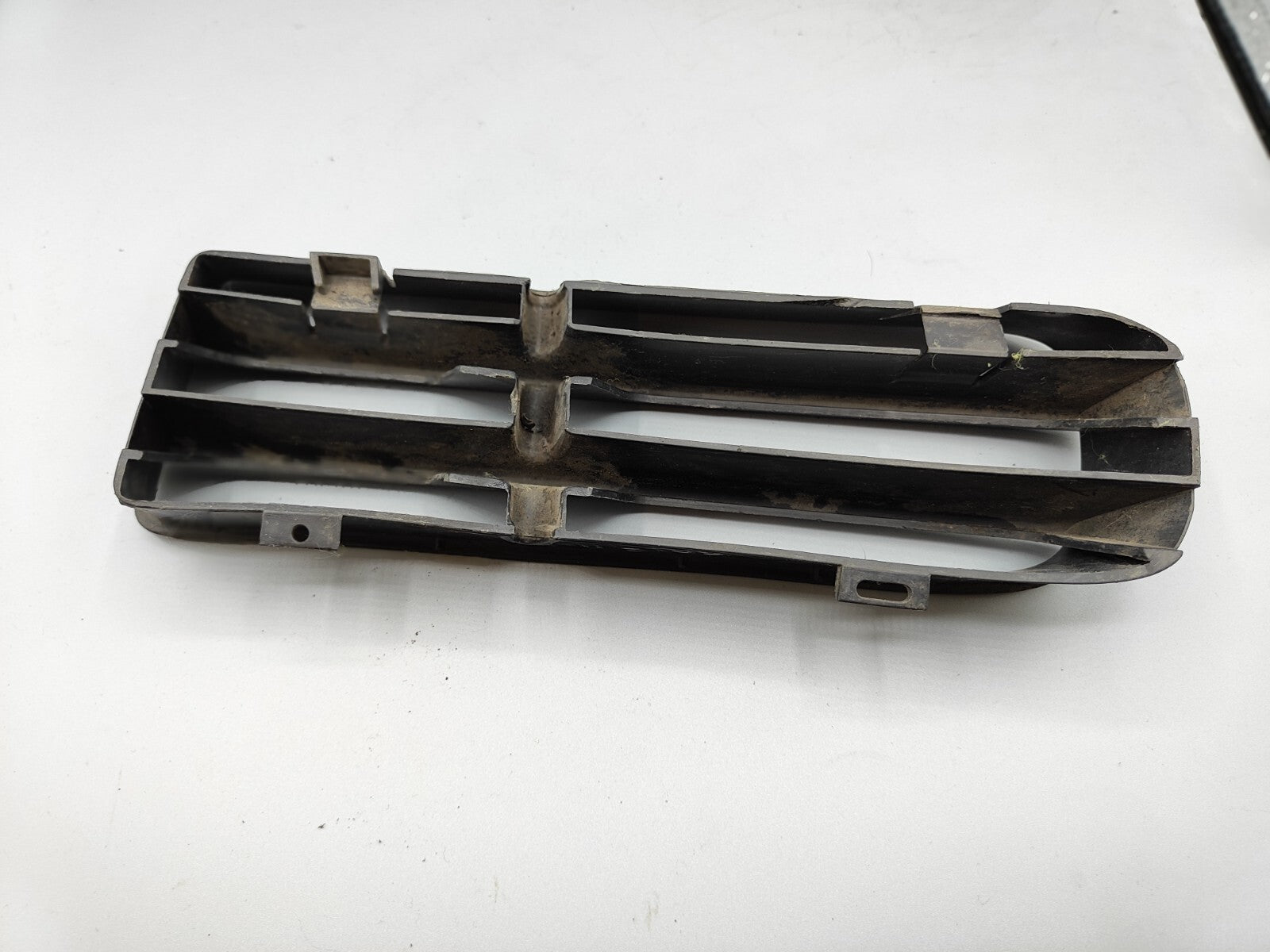 Volkswagen Golf MK4 2000 Front Left Bumper Lower Grill 1J0853666E