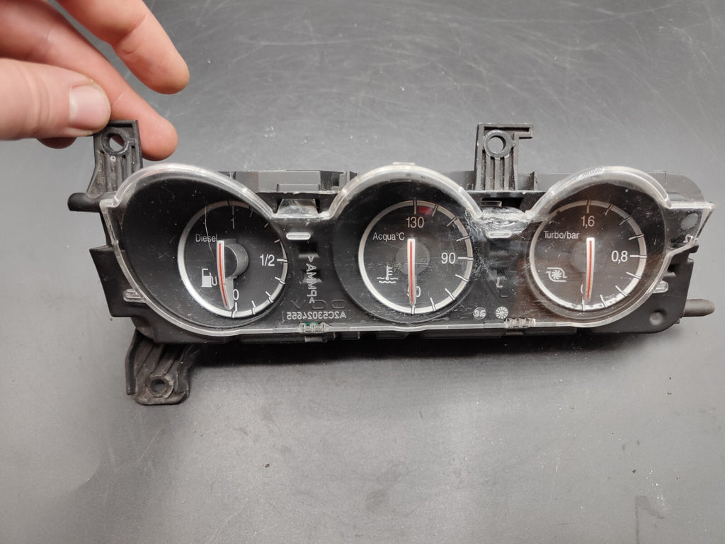 Alfa Romeo 159 2008 LHD Front Dashboard Fuel / Temperature Gauge