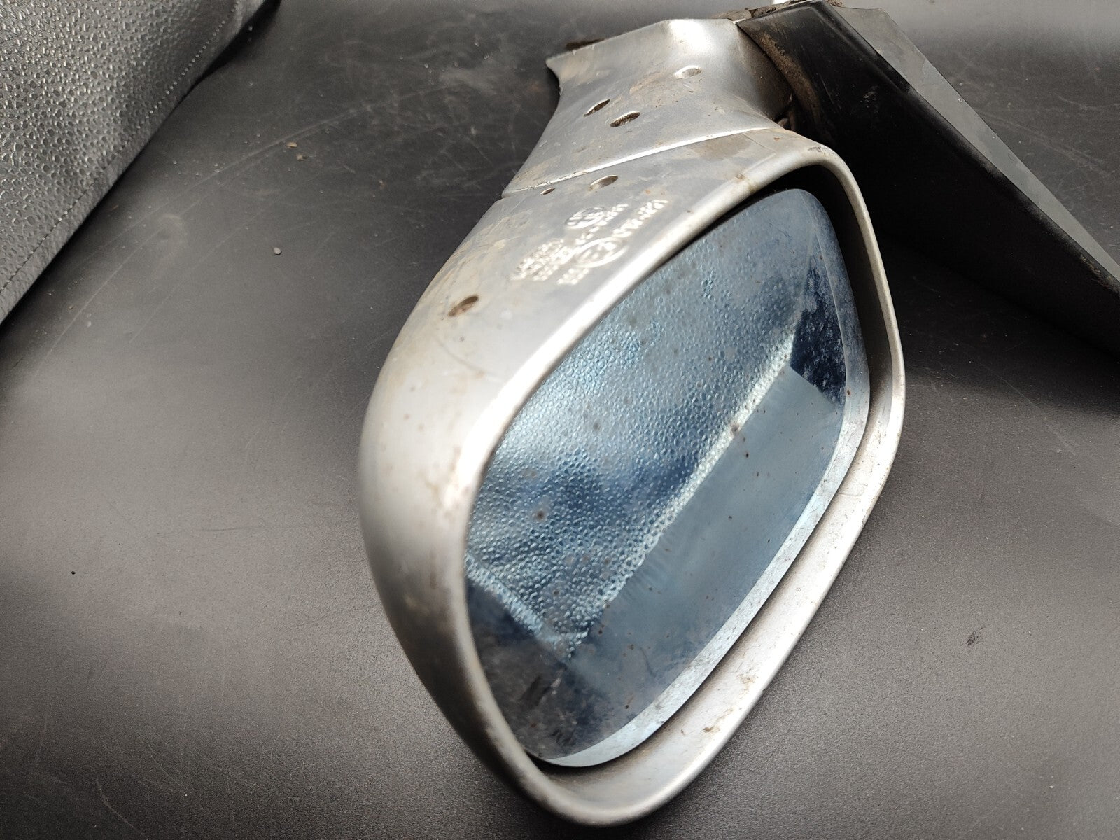 Alfa Romeo 166 2.4JTD 110kW 2002 LHD Front Right Side Mirror Silver E30154381