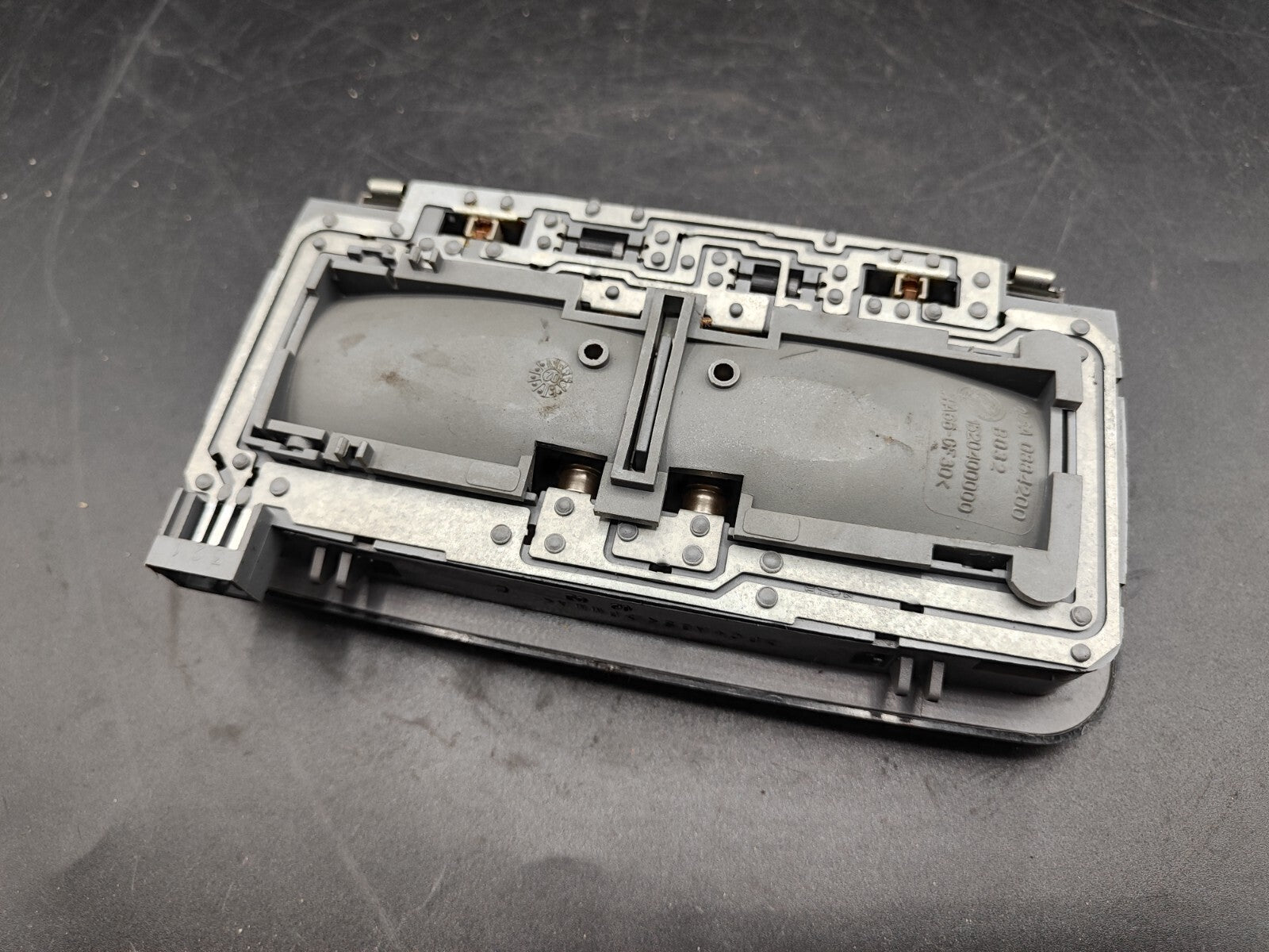 Alfa Romeo 147 1.9D JTD 85kW 2002 Interior Front Roof Lighting Dome 1520400000