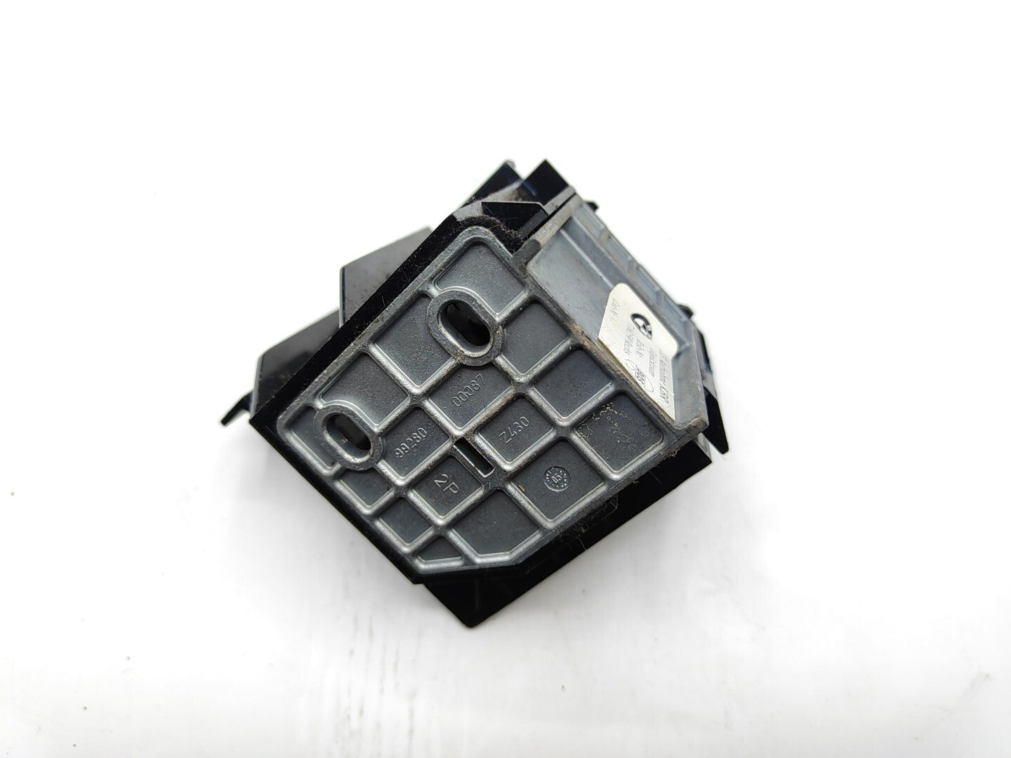 BMW 5 Series E61 530D 170kW 2006 Rear Right Parcel Shelf Bracket 7160590