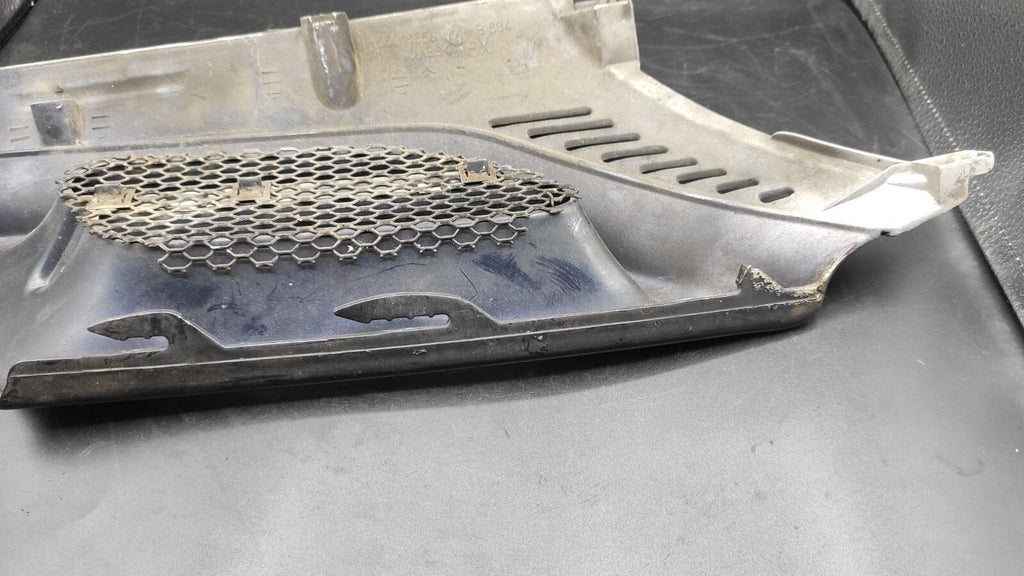 Alfa Romeo 166 2.4JTD 110kW 2003 Front Left Bumper Upper Grill 156016558 Blue