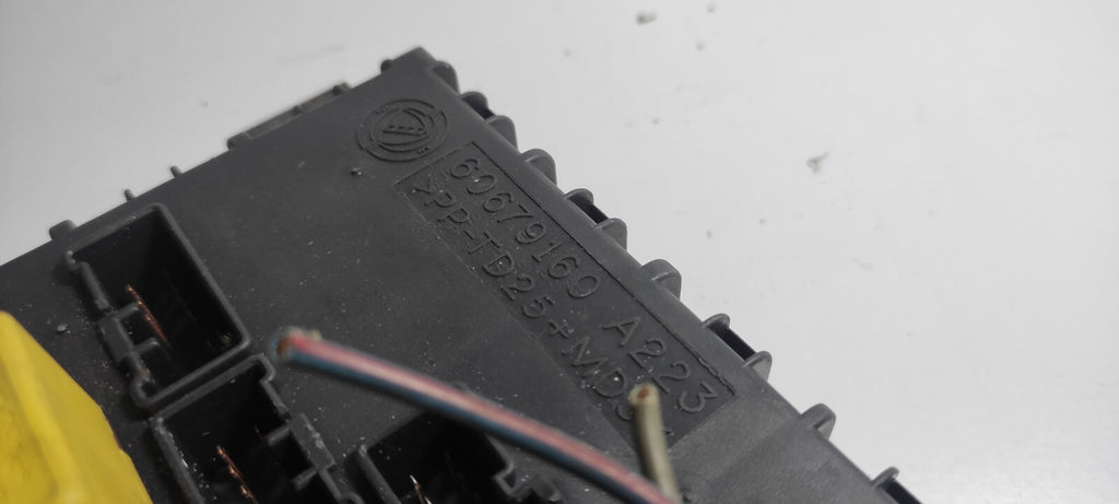 Alfa Romeo 156 2.4JTD 110kW Diesel Engine Fuse Box Module 60679160 A223