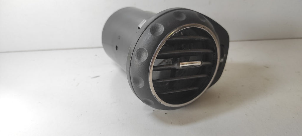 Alfa Romeo 147 1.9JTDm 85kW Diesel 2003 Front Dash Panel Air Vent Grill