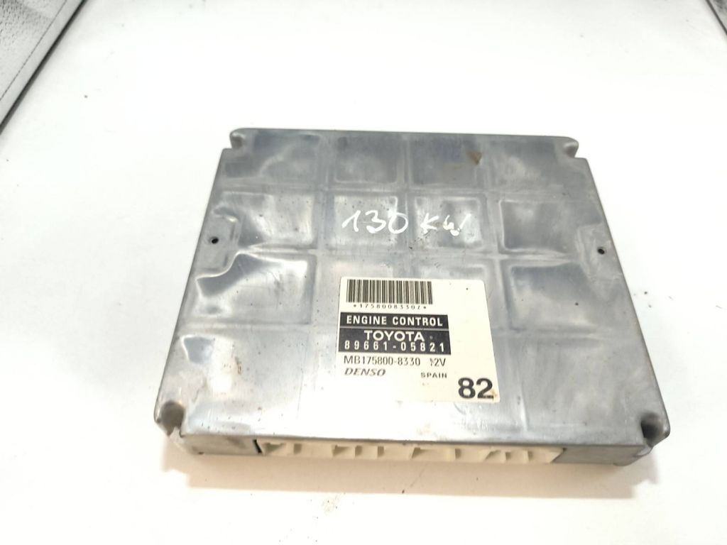 Toyota Avensis T250 2.2D 2006 Engine control unit module ECU 8966105821 