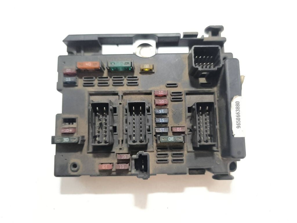 Peugeot 406 2002 Fuse module 9650663880 
