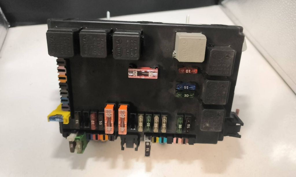 Mercedes-Benz S W221 2006 Fuse module A2215403550 A2215450801