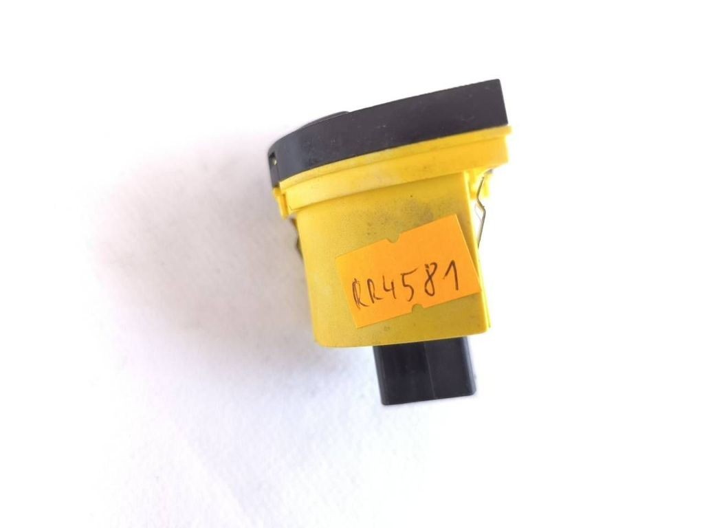 Alfa Romeo 147 2005 ESP stability program switch 156070551 