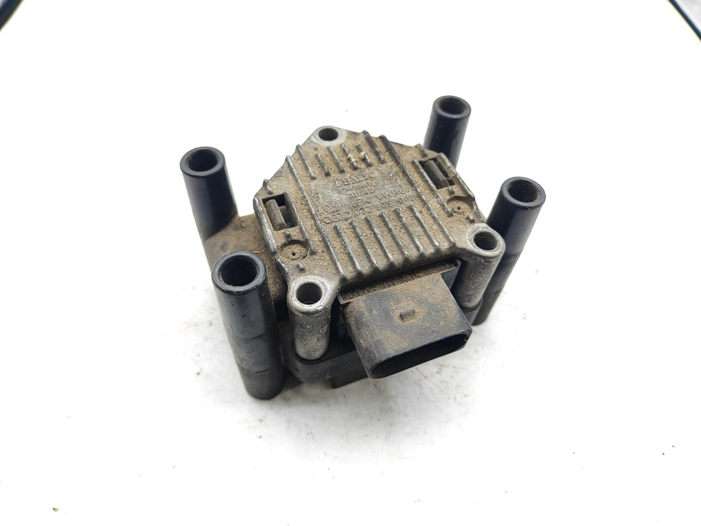 Audi A4 B5 1.6i 74kW Petrol 2001 Ignition Coil Control Module 032905106B