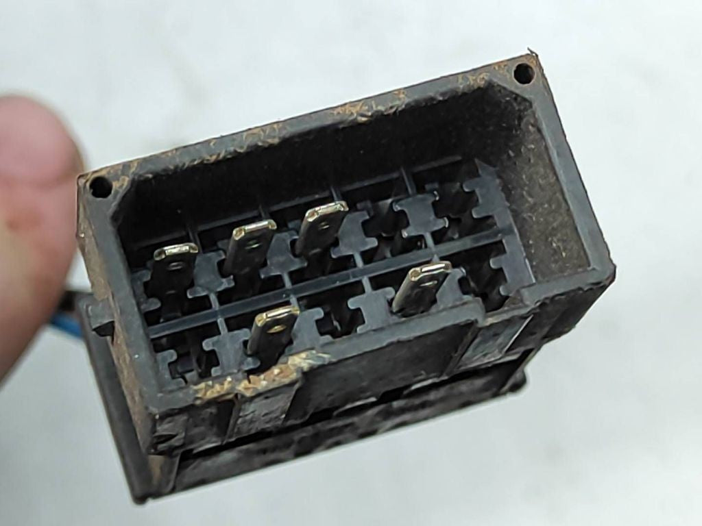 Volkswagen PASSAT B5 1996 Left electric wing mirror E1020479 