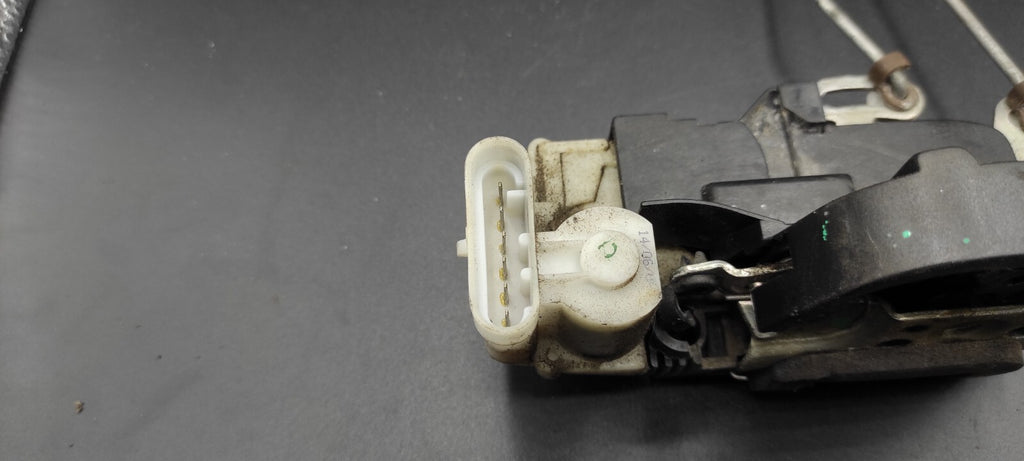 Alfa Romeo GT 2.0JTS 122kW 2004 LHD Front Right Door Lock B792