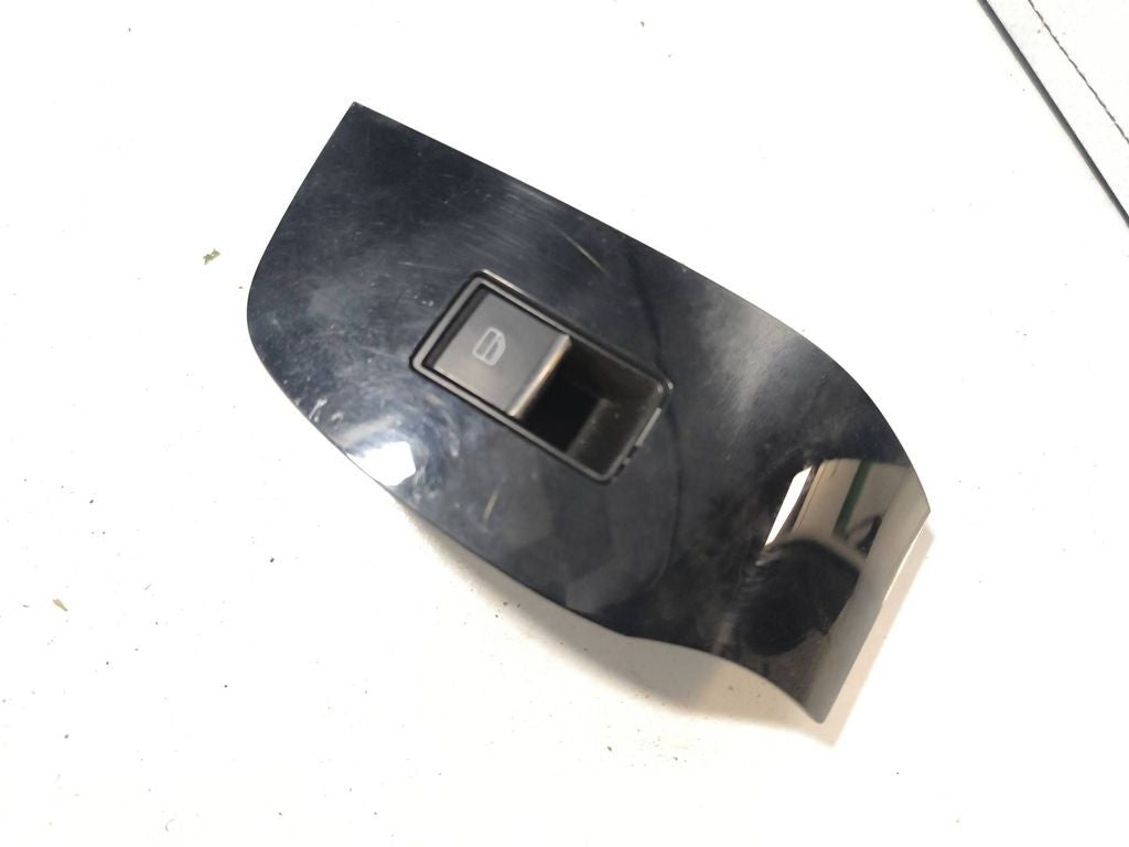 Mazda 3 2019 Electric window control switch BDGF66370 