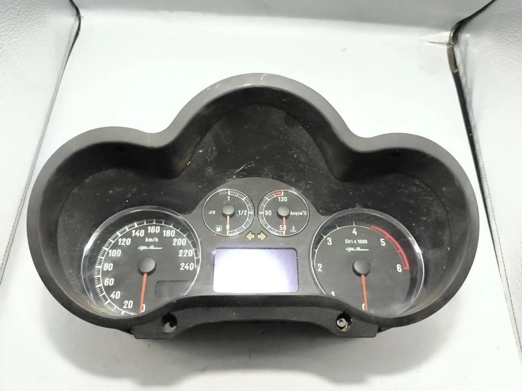 Alfa Romeo 147 2007 LHD Diesel speedometer instrument cluster 156071228 