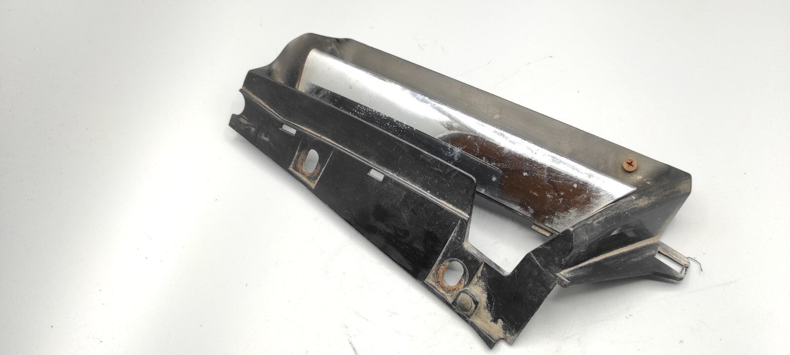 Alfa Romeo 156 SW 2.4JTD 110kW 2003 Front Left Upper Bumper Grill 156017392