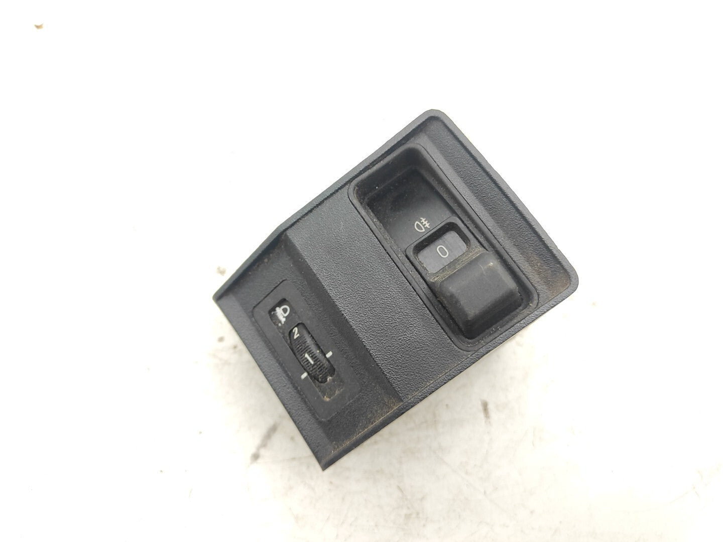 BMW 525i E34 1992 Front Fog Light Button Switch 1389094 61311389094 8110498