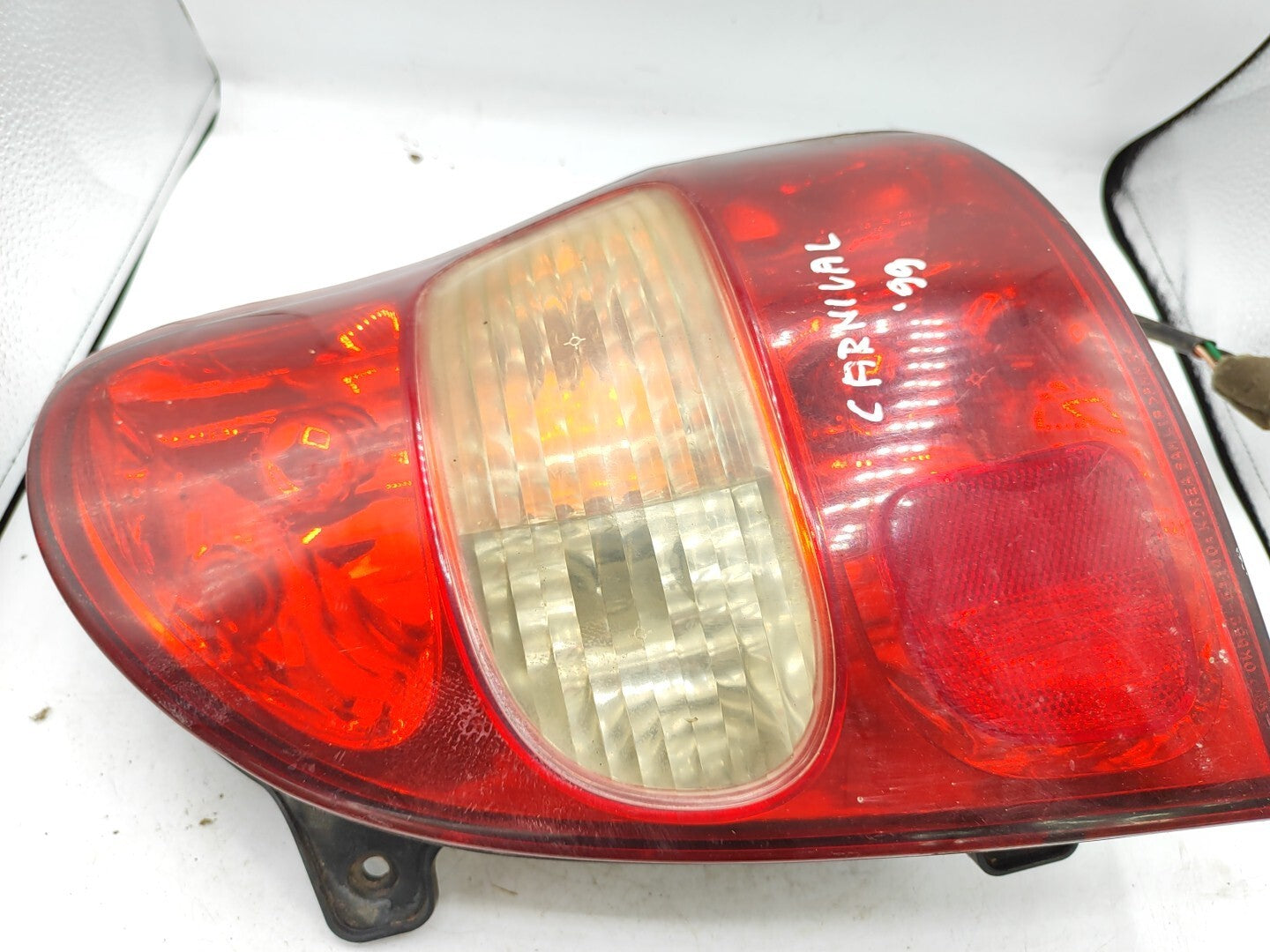 Kia Carnival 1999 LHD Rear Right Side Taillight Lamp Light 0K55251140