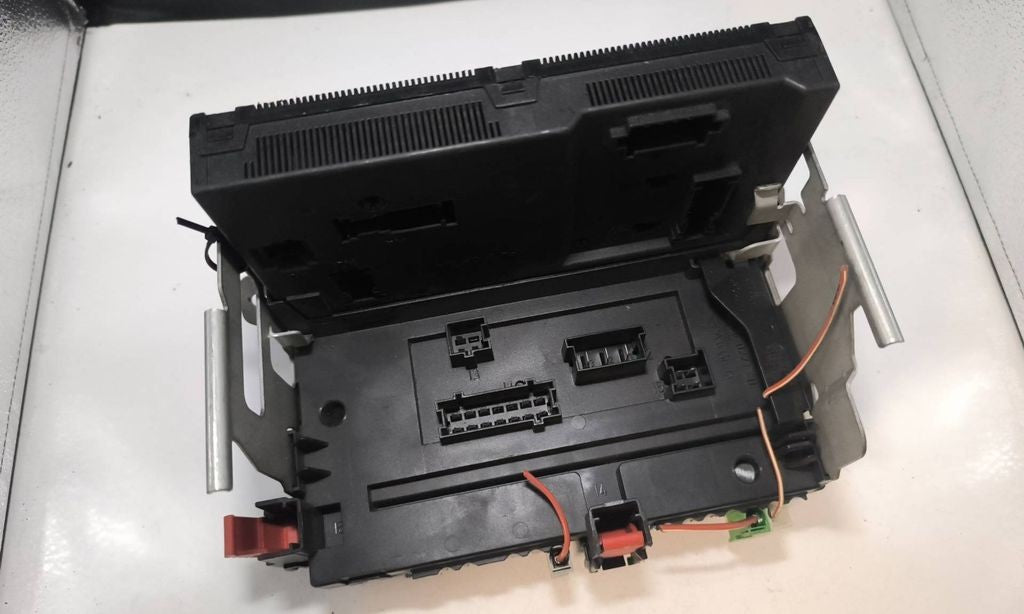 Mercedes-Benz S W221 2006 Fuse module A2215403550 A2215450801