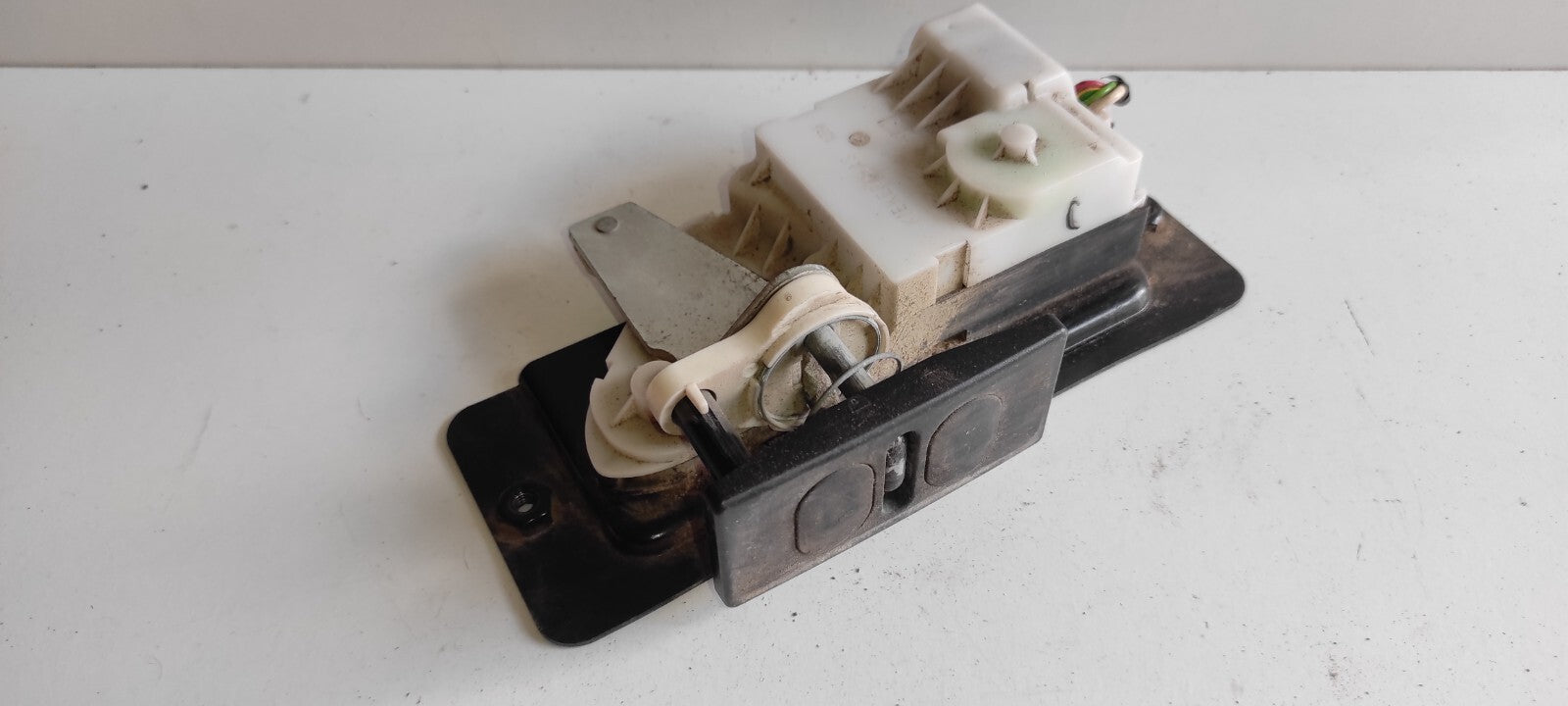 Peugeot 607 3.0i V6 Petrol 2000 Rear Tailgate Trunk Lock Mechanism KIEKERT AG