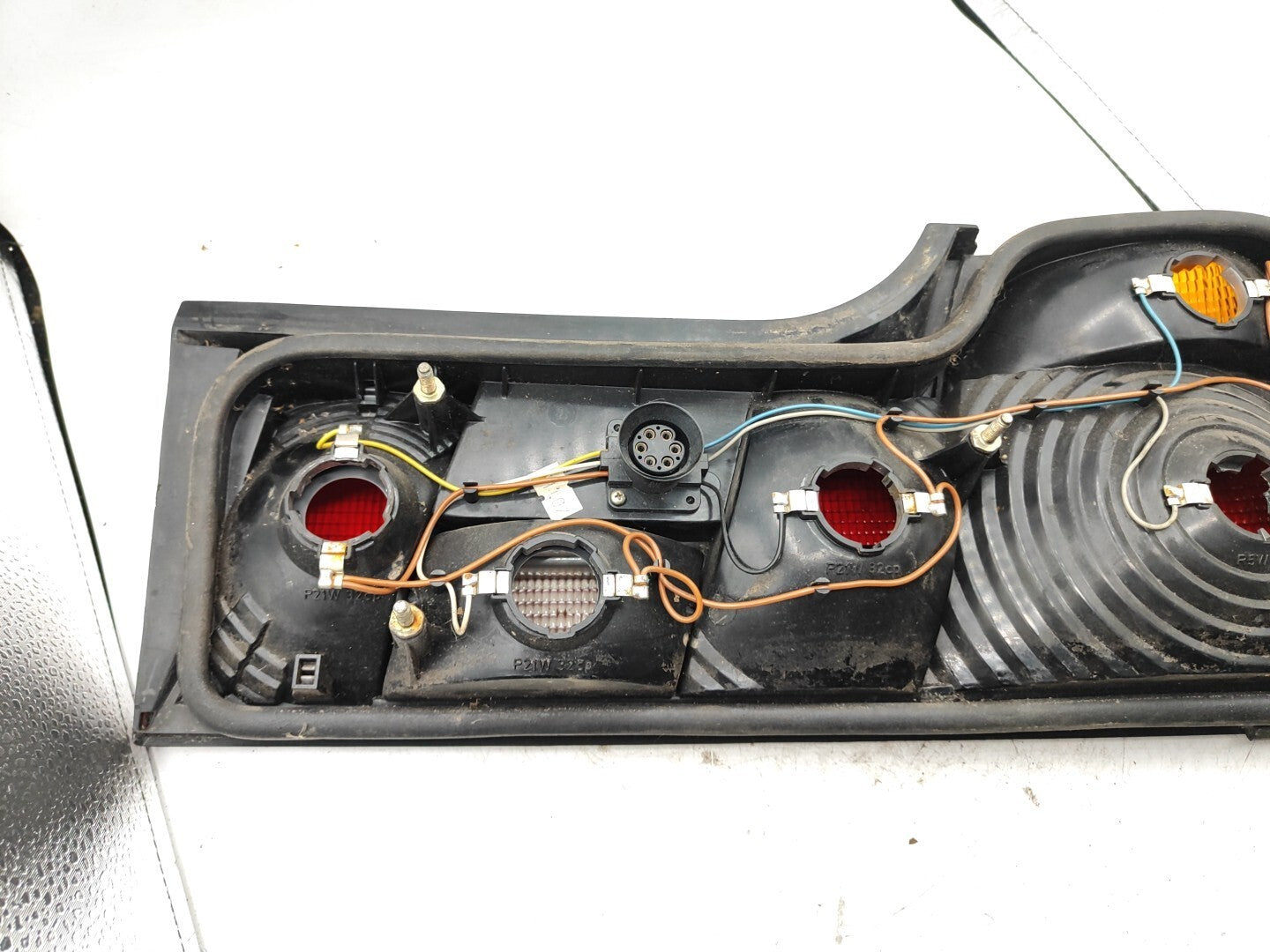 BMW 7 Series 730i E32 LHD Rear Left Side Taillight Light Lamp 1374025