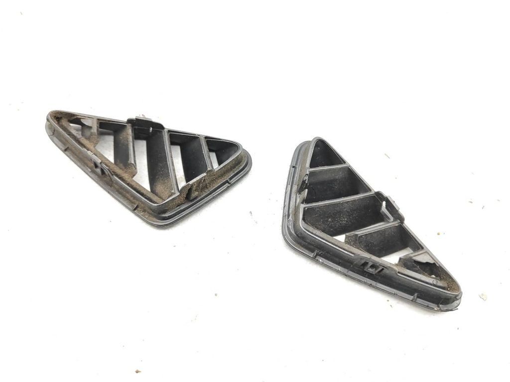 Alfa Romeo 147 Facelift 2007 Front dashboard air vent grill cover trim 