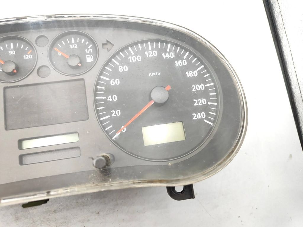 Seat Toledo II (1M) 1.9TDI 1998 speedometer instrument cluster W01M0920820E 