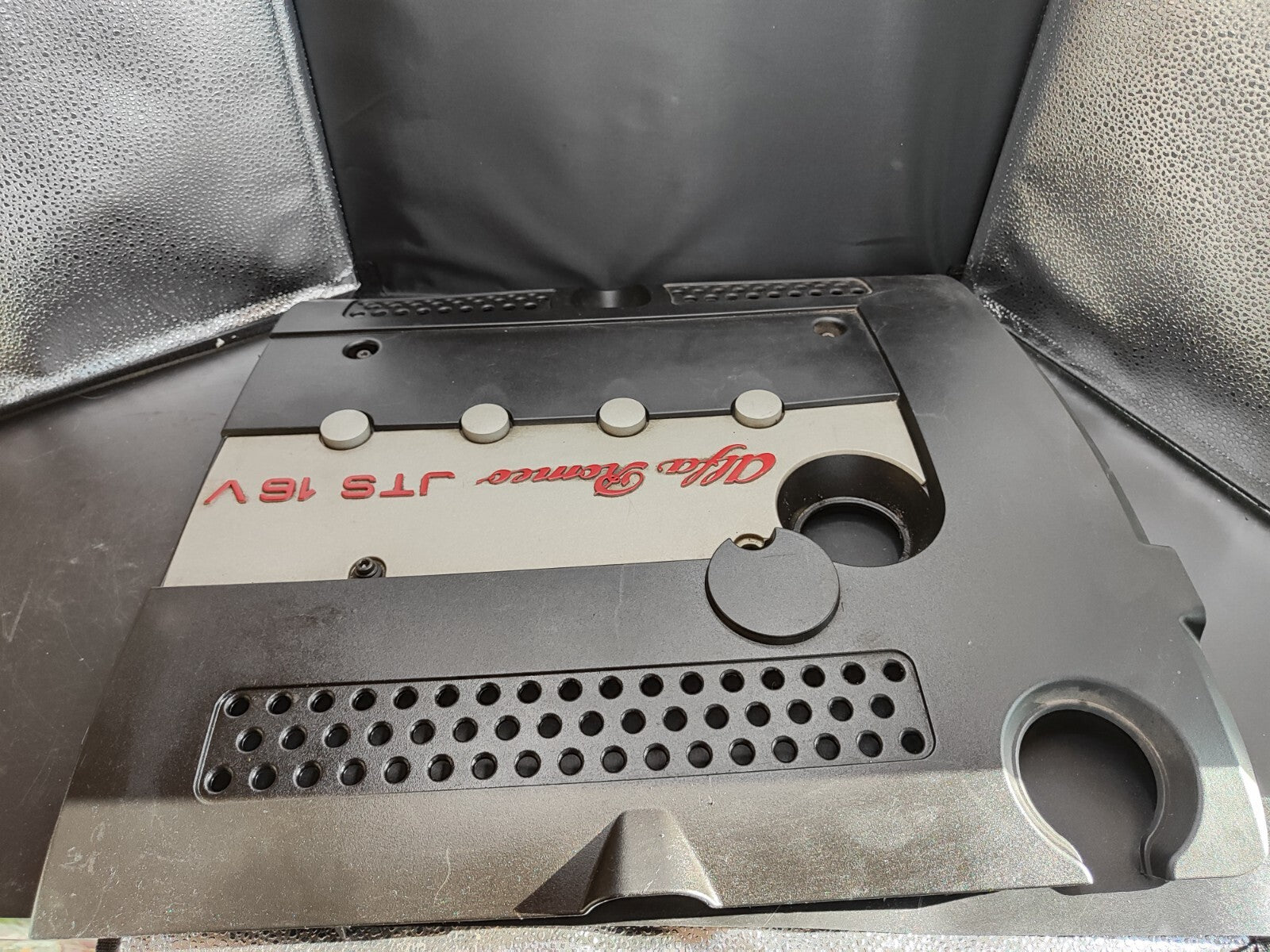 Alfa Romeo GT 2.0JTS 122kW 2005 Petrol Engine Plastic Top Cover