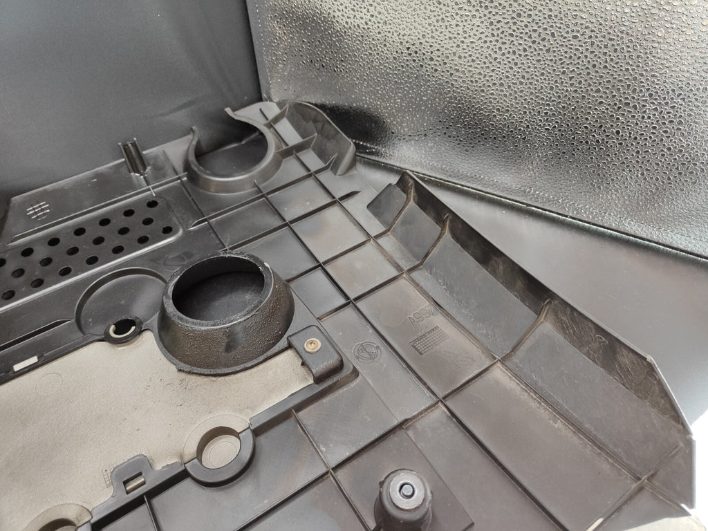 Alfa Romeo GT 2.0JTS 122kW 2005 Petrol Engine Plastic Top Cover