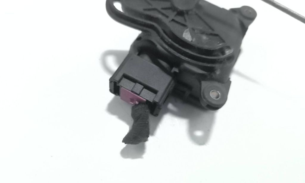 Audi A6 S6 C5 4B 2004 Air heater flap actuator motor 0132801129 