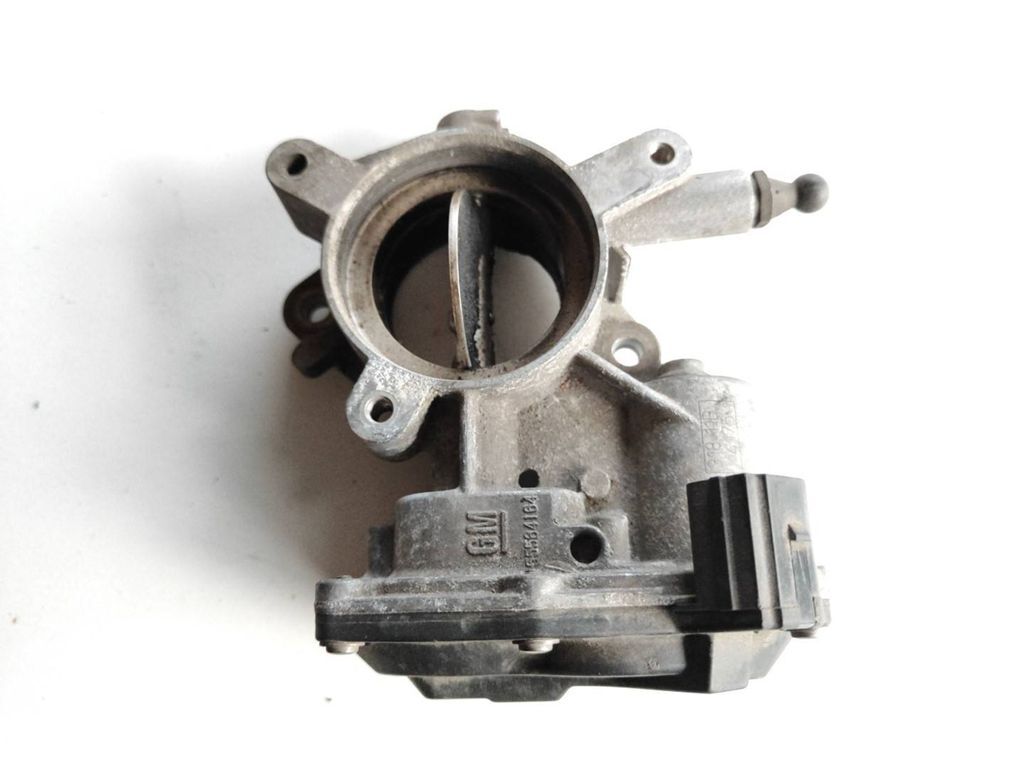 Opel Insignia A 2.0CDTI 2010 Diesel Engine throttle body valve 50569200 