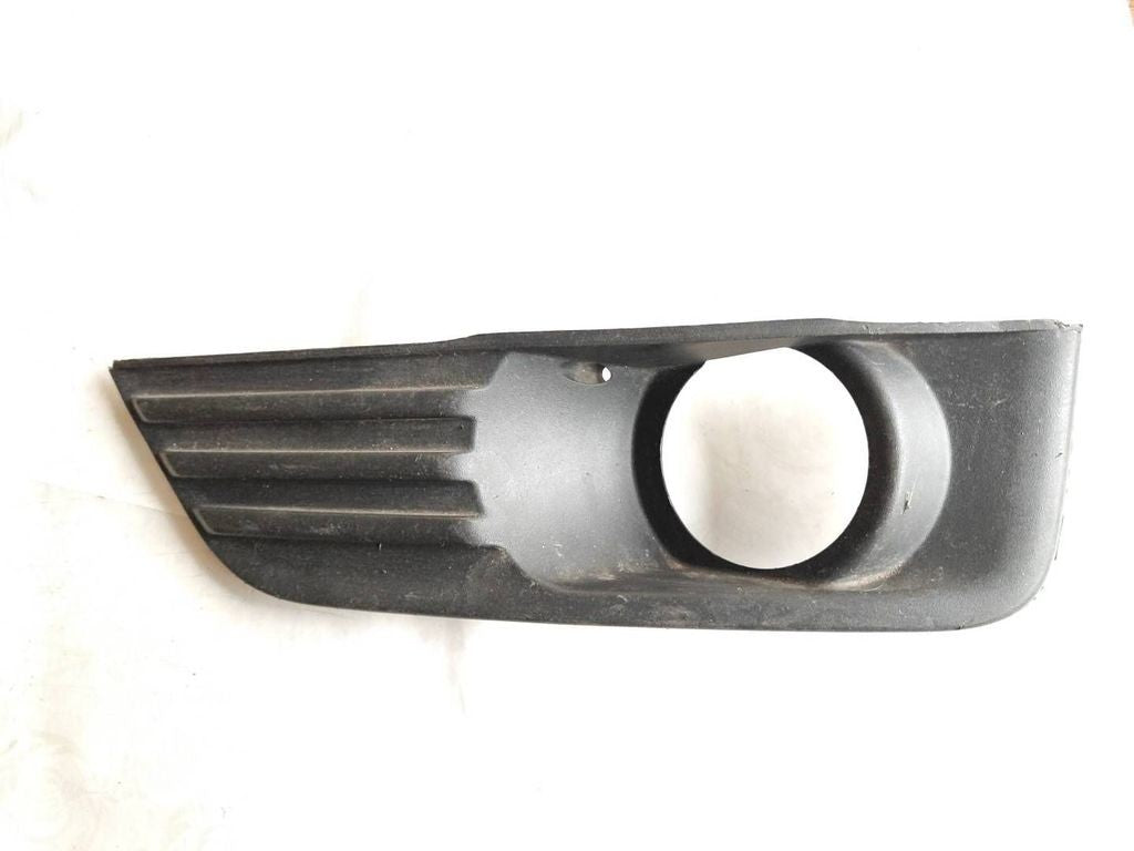 Ford Focus 2005 front fog light trim grill 4M5119953AE 