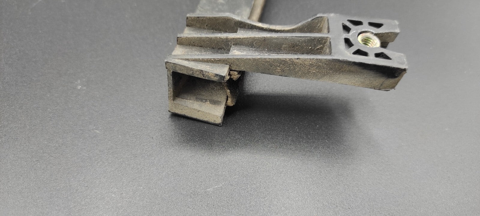 Alfa Romeo 147 1.9JTD 2002 Rear Right Door Window Guide 46556812