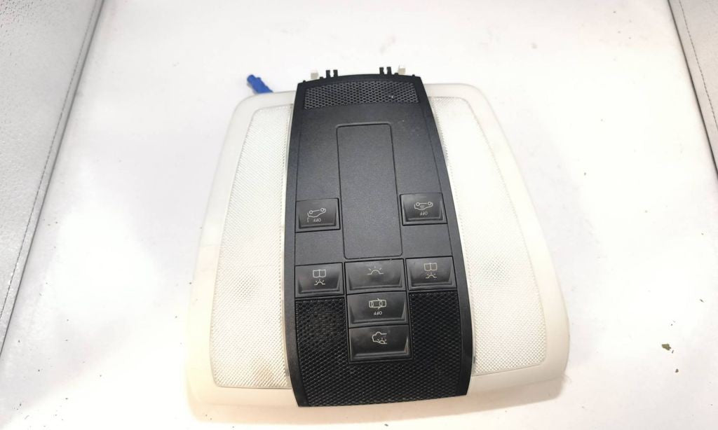 Mercedes-Benz C W204 2010 front seat dome light A2048200823 