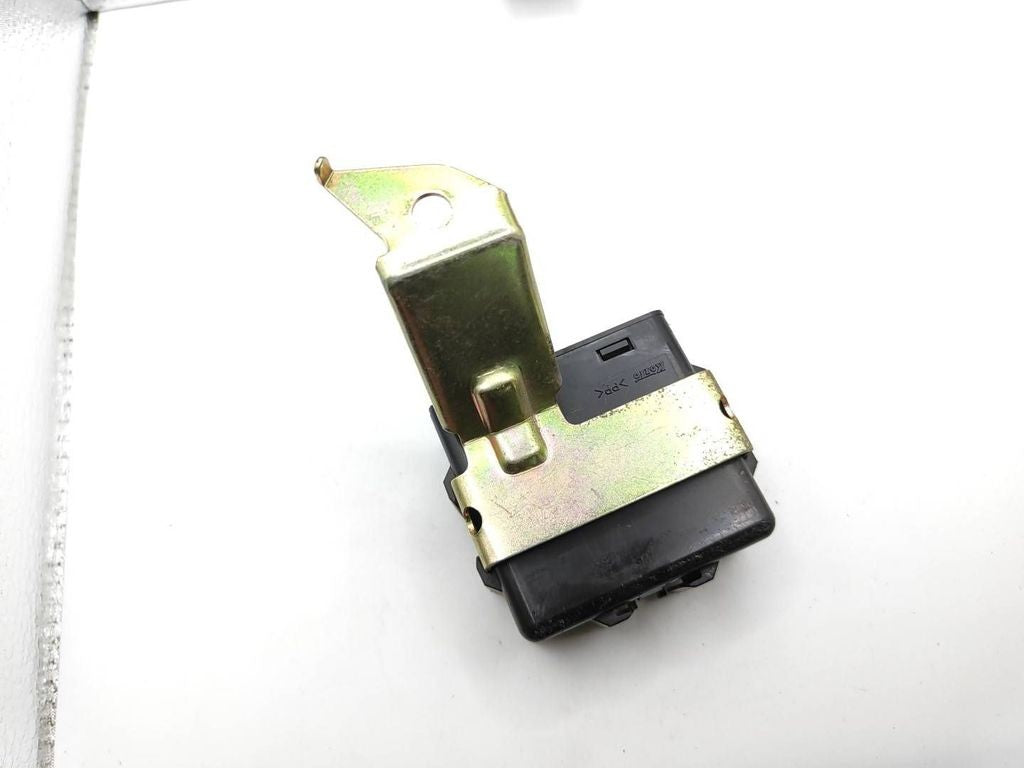 Toyota Avensis T250 2004 Light control module unit LCM 8996005020 