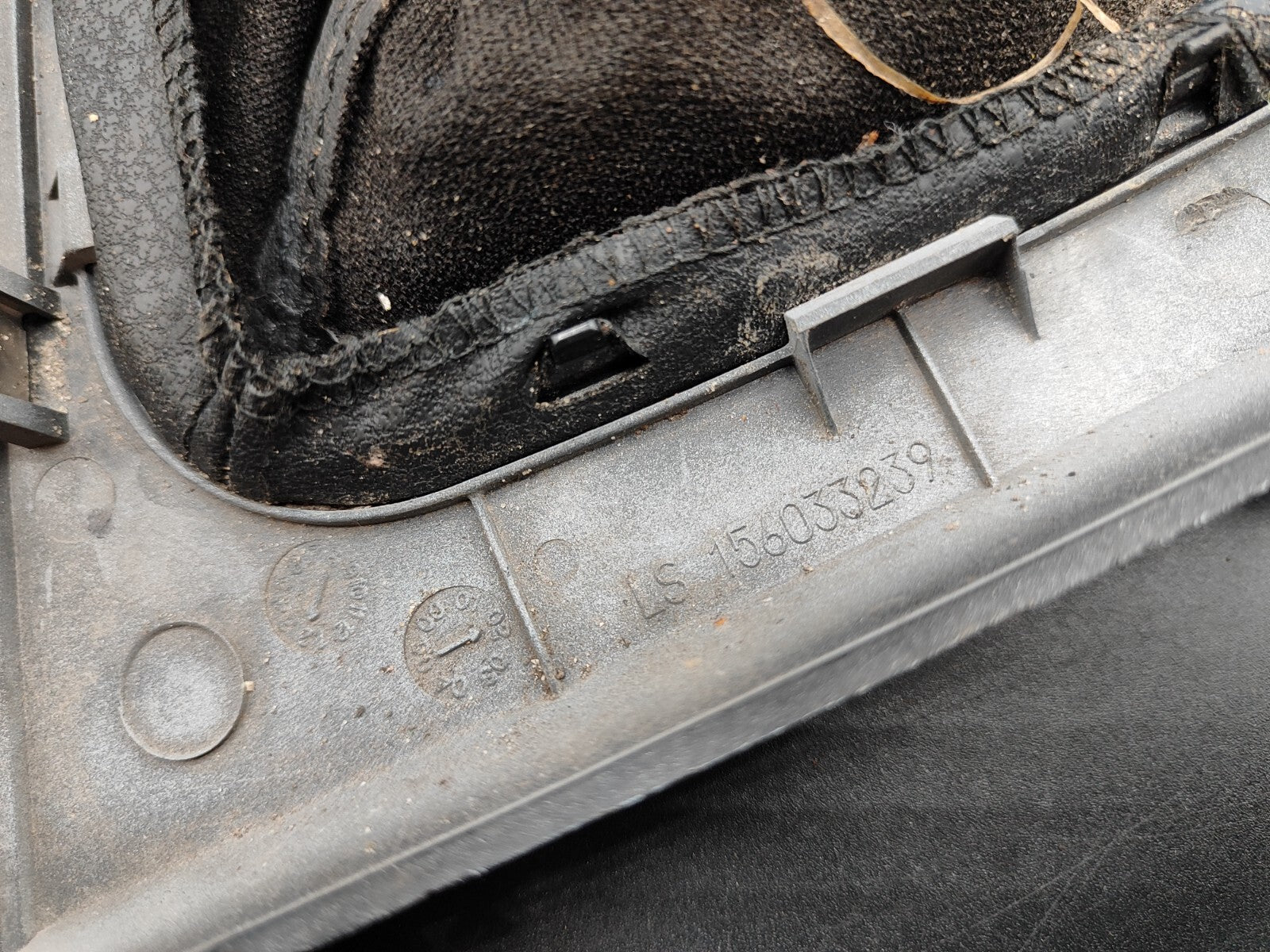 Alfa Romeo 156 2003 Gear Shift Knob Surround Leather Gaiter 156033239