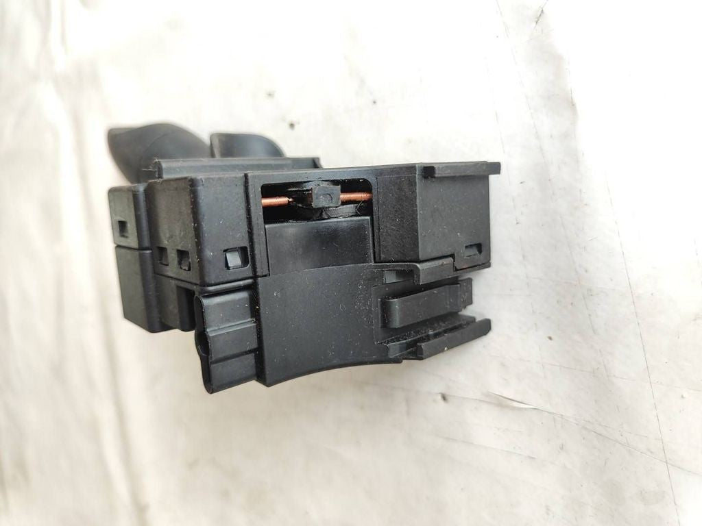 Ford Focus 1999 Turn signal indicator stalk 98AG13335AE 