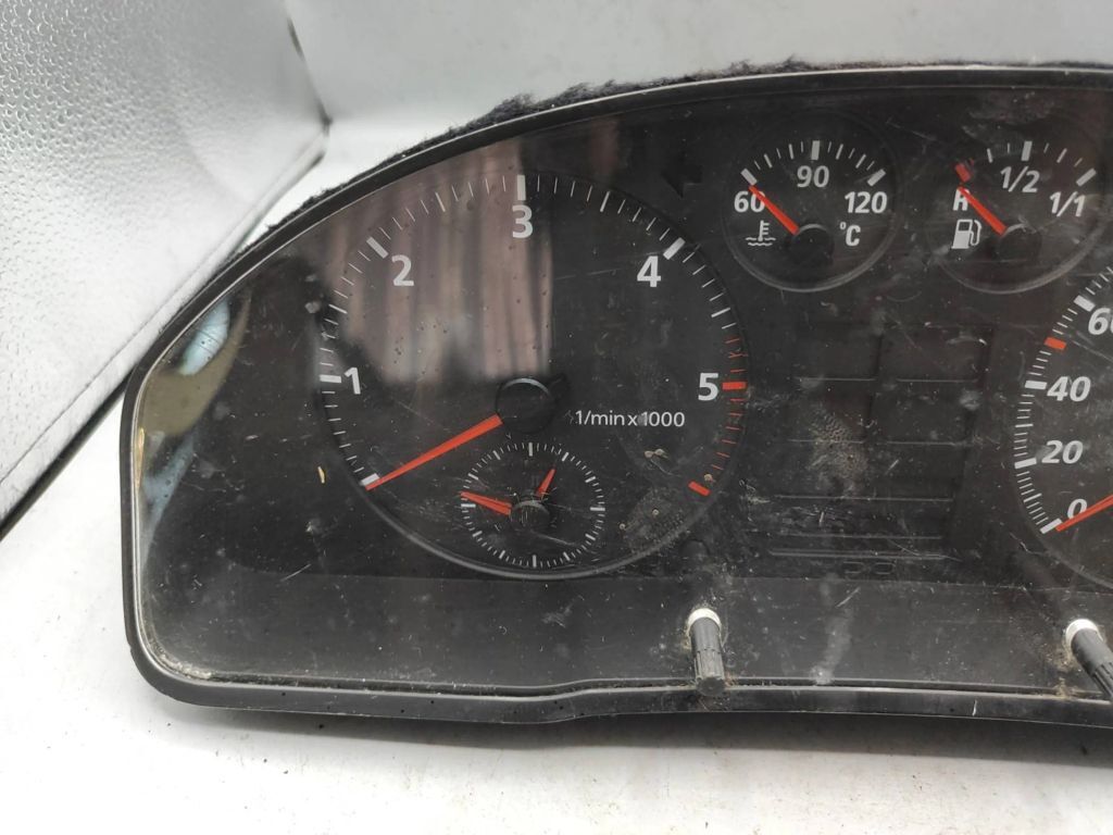 Audi A4 S4 B5 8D 1997 Diesel speedometer instrument cluster 8D0919034 