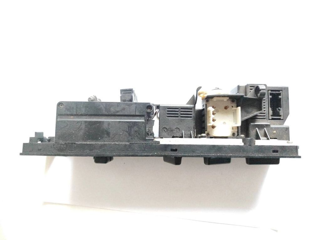 BMW 520 E34 1989 AC Climate control unit module 8351653 