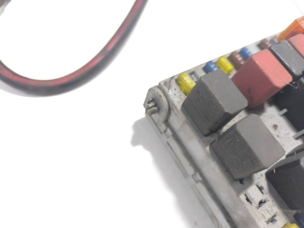 Alfa Romeo 147 8V 2003 Fuse module 46558760 