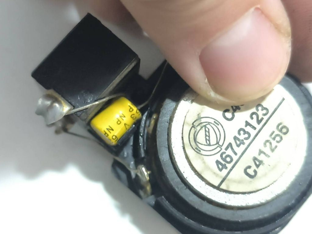 Alfa Romeo 147 2004 Front door tweeter speaker 46743123 