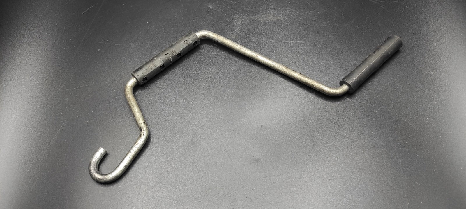 Alfa Romeo 147 / GT 2006 Spare Wheel Rim Tire Jack Handle 7780168