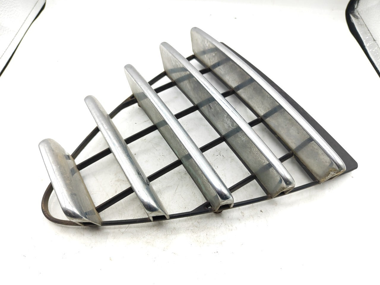 Alfa Romeo 147 Facelift 2007 Front Bumper Center Grill LS383060