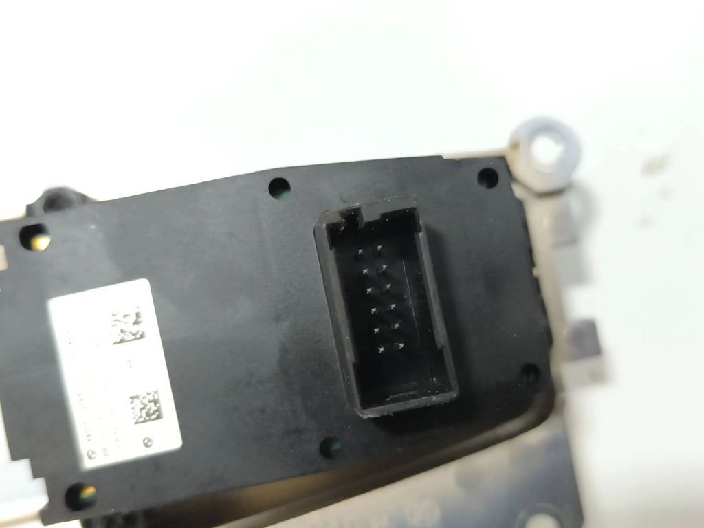 BMW 5 F10 F11 2016 Gear shifter surround trim / Park Switch 10041037 