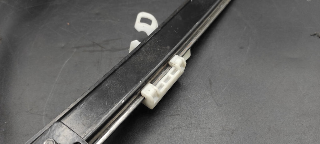 Alfa Romeo 147 1.9JTDm 110kW 2008 Front Right Power Window 46751870