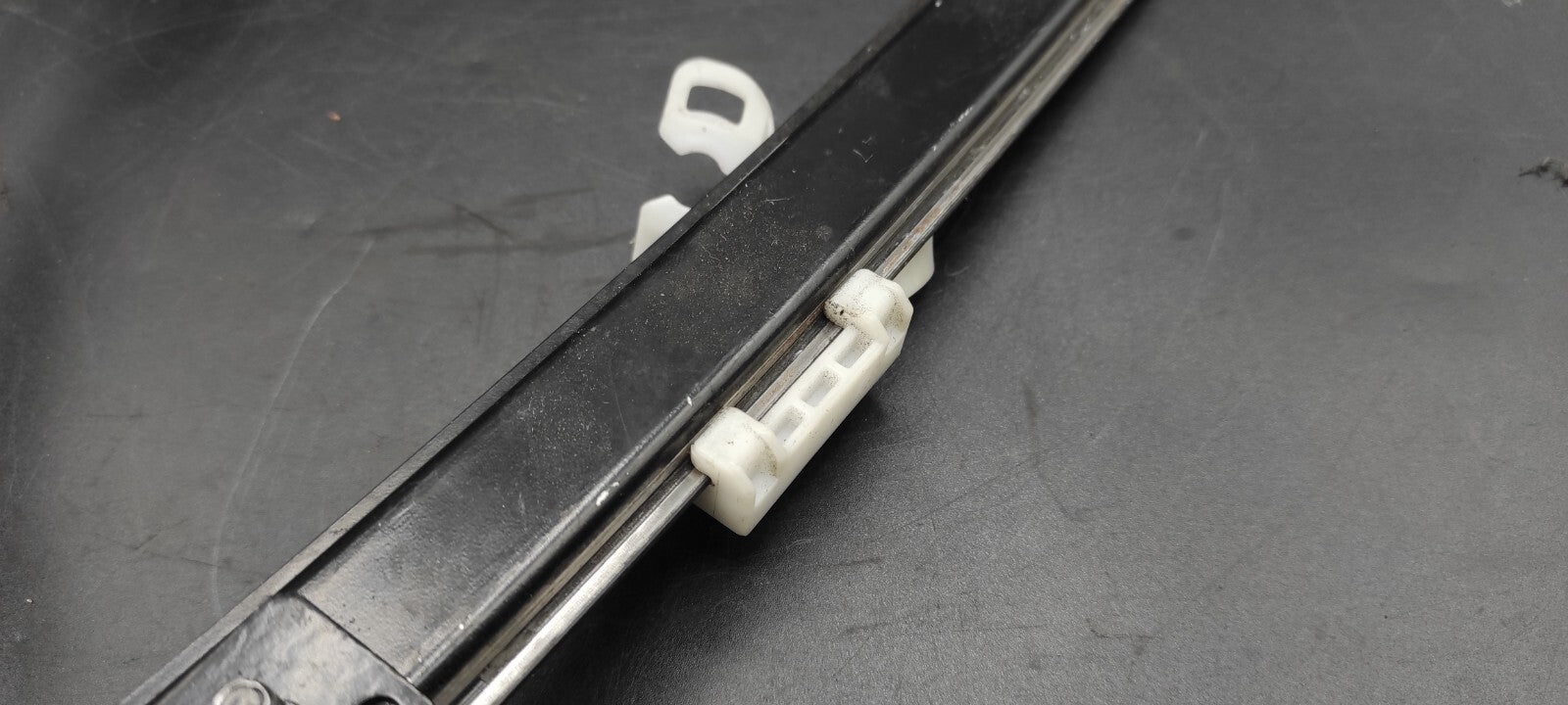 Alfa Romeo 147 1.9JTDm 110kW 2008 Front Right Power Window 46751870