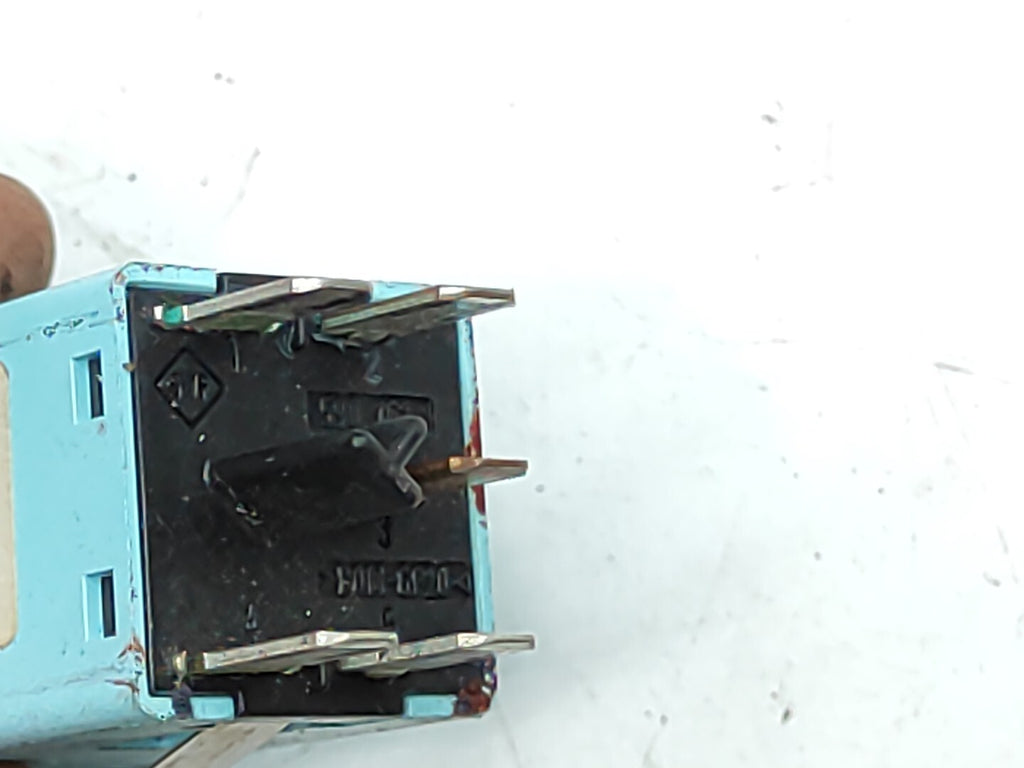 Opel Astra G 2000 Front Dashboard Heated Seat Switch Button 90561387