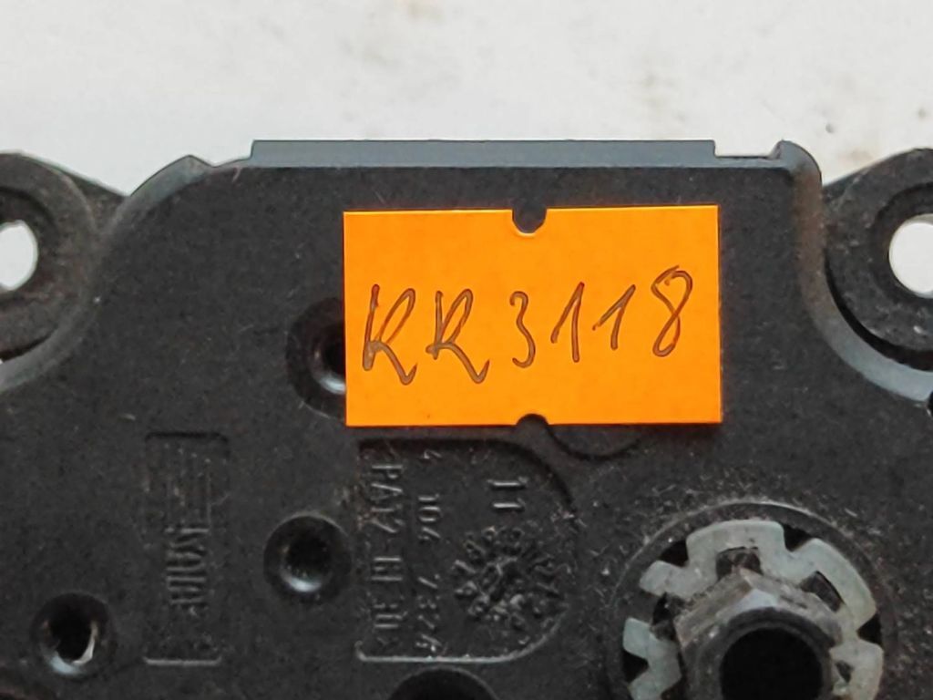 Ford Mondeo Mk III 2002 Air heater flap actuator motor 1S7H19E616AA 