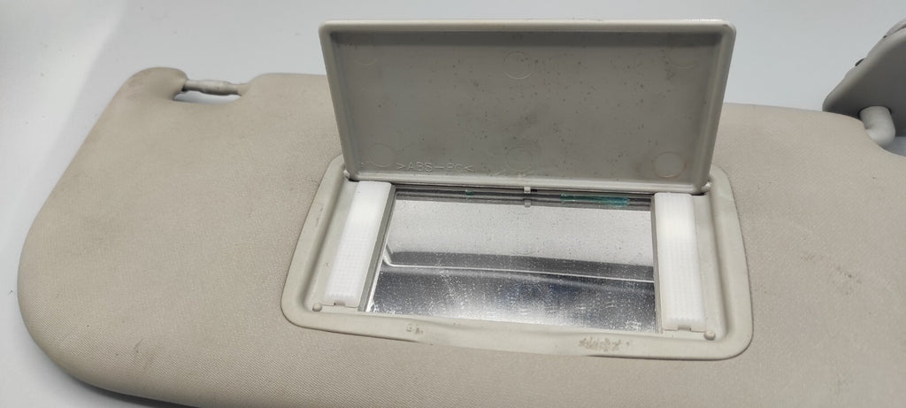 Alfa Romeo 147 1.9JTD 110kW Diesel 2003 LHD Front Right Sun Visor Cover