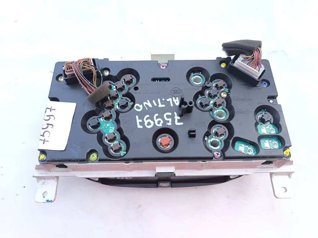 Nissan Almera Tino 2002 Diesel speedometer instrument cluster BU010 