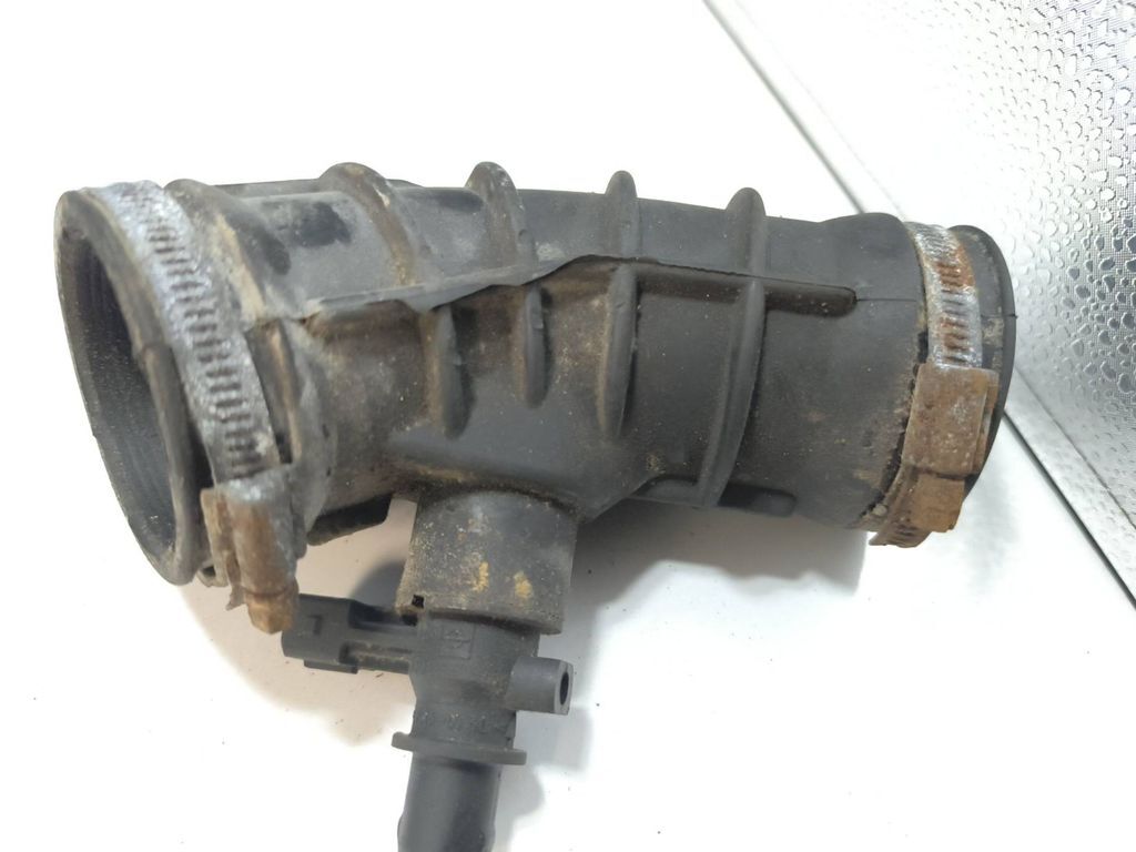 Volvo S60 2.4D 2002 Diesel turbo air intake inlet pipe hose 30636854 