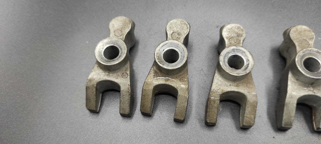 Alfa Romeo 156 2.4JTD 110kW Diesel 2002 Fuel Injector Clamp Holder Bracket Set